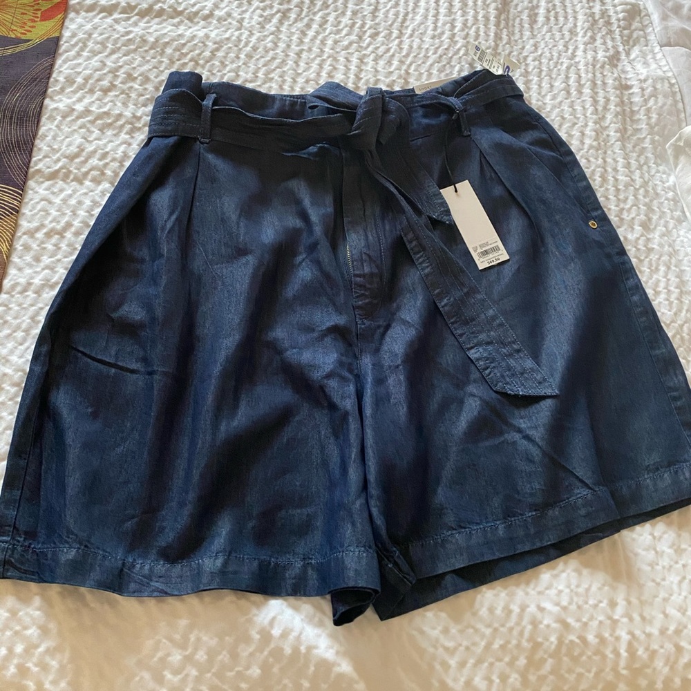 Indigo Ellen Tracy Shorts
